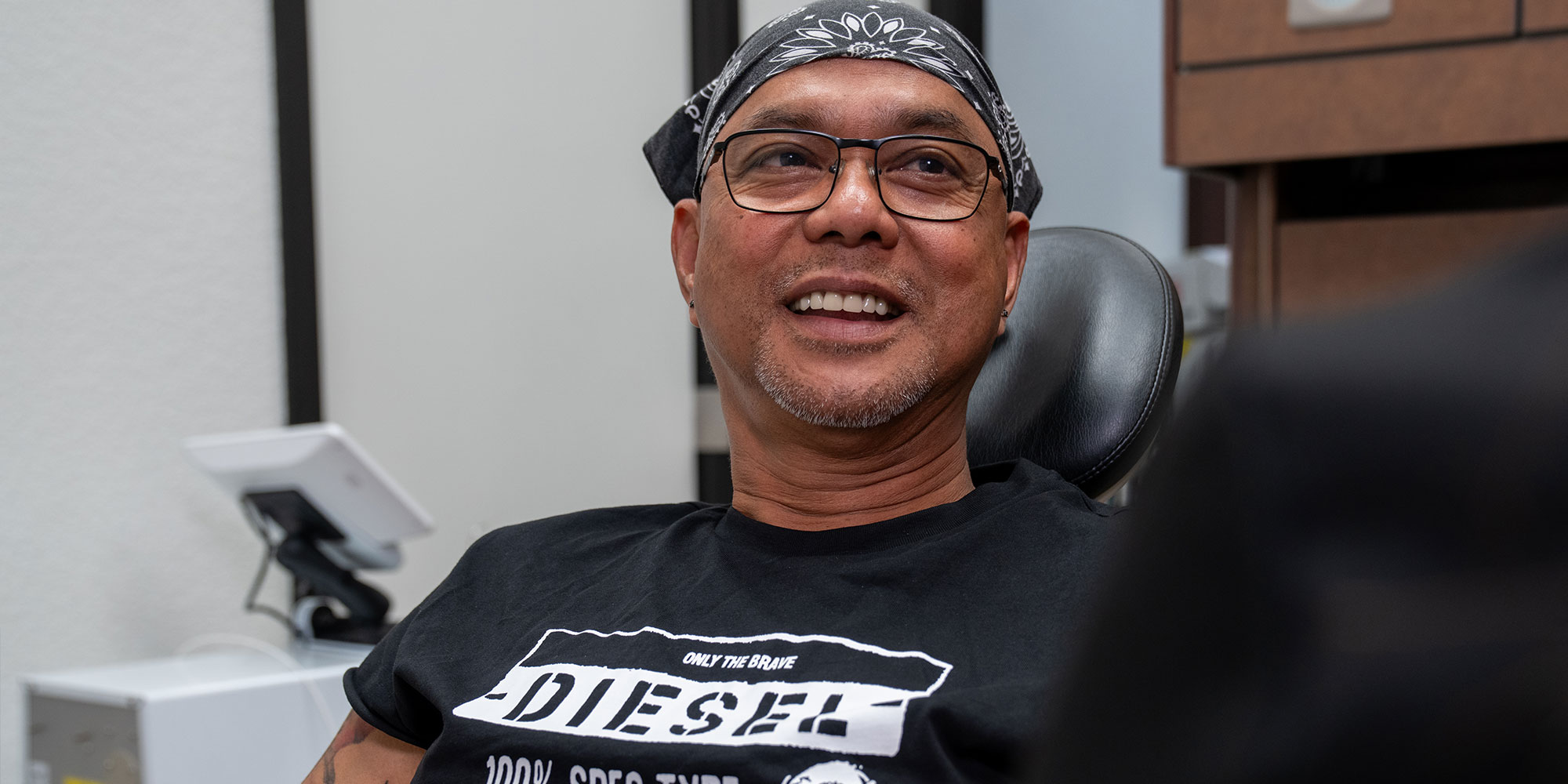 doctor going over sedation options with Patient